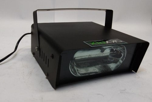 STROBO 150W COM CONTROLE MANUAL BIVOLT SK-S150 SD03 SKYPIX