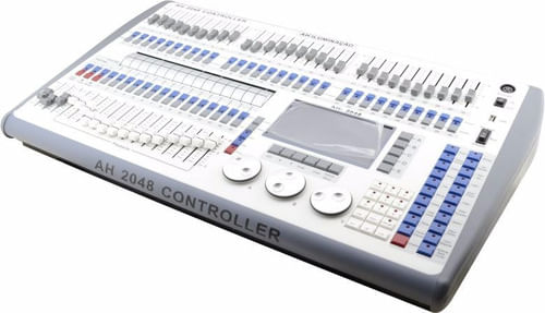 MESA DMX 2048 CANAIS BIVOLT TIPO AVOLITE COM CASE AH2048 AHLIGHTS